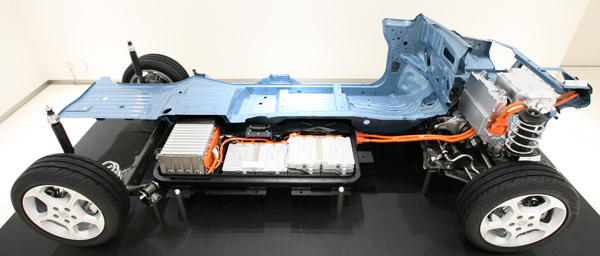 Nissan Leaf cutaway