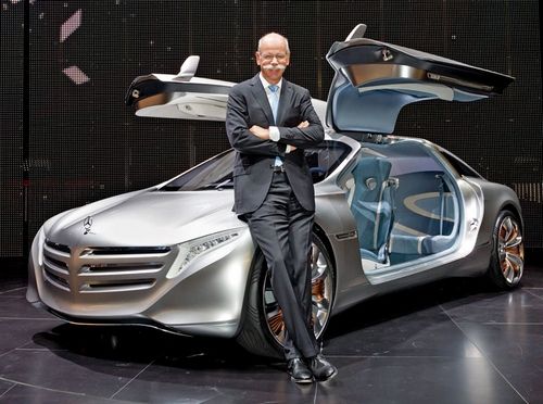 Dr. Dieter Zetsche with the F125 research vehicle in 2011.