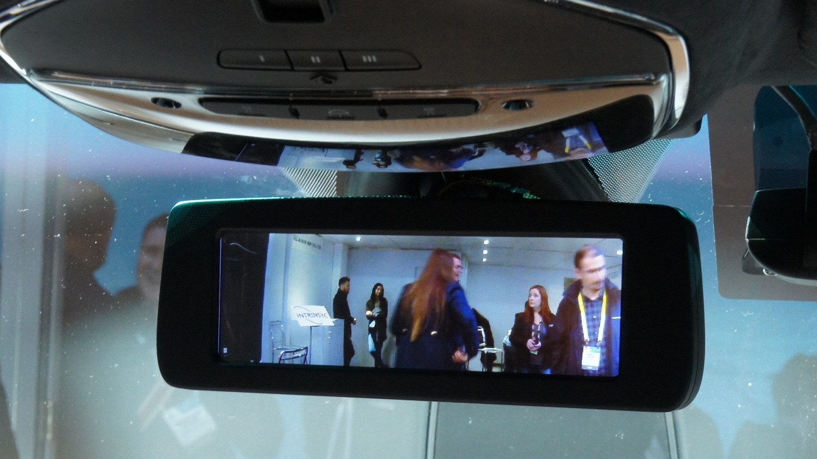 Qualcomm concept car rear view mirror