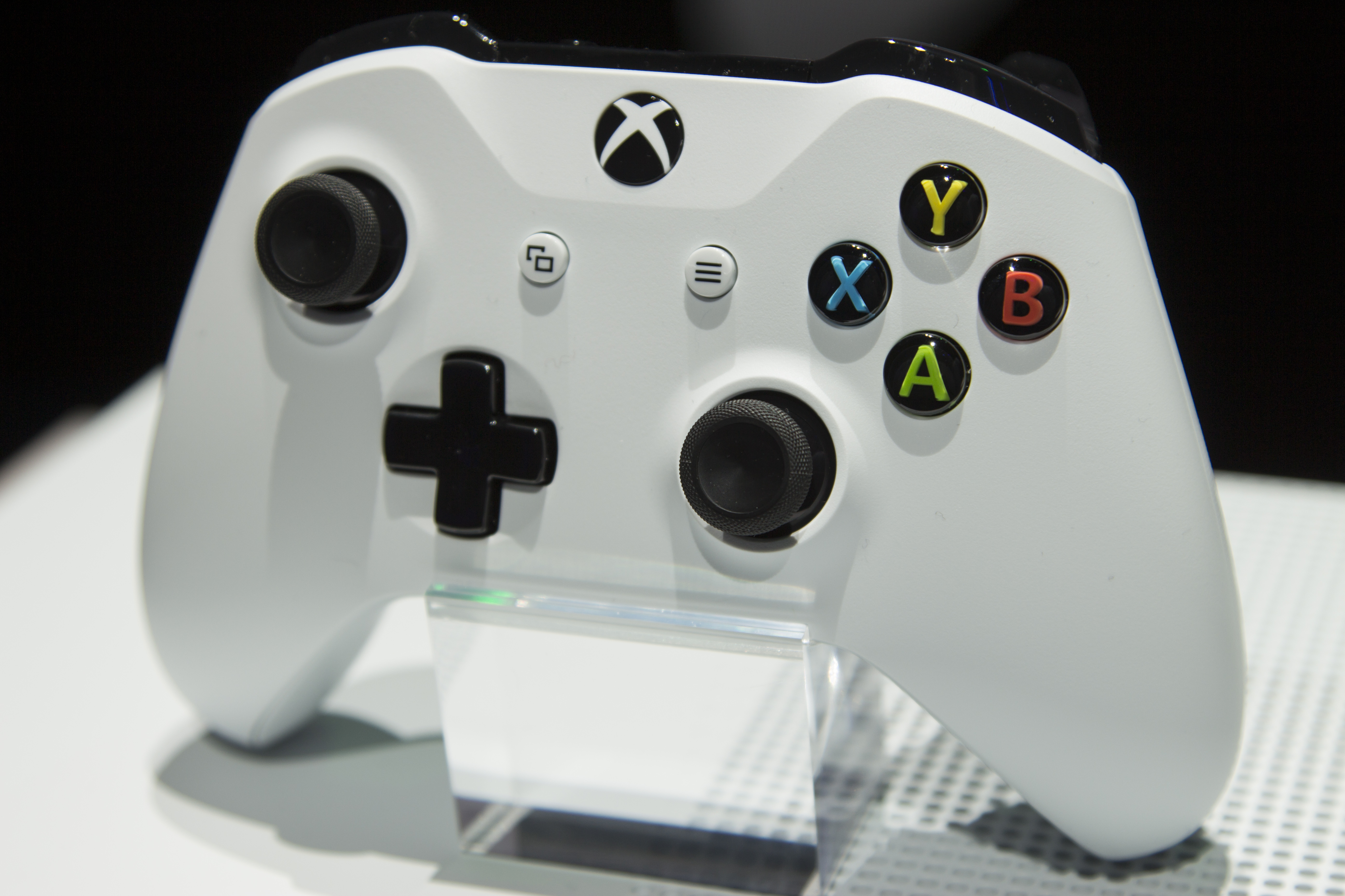 Microsoft Xbox One S review: Xbox One S is the best Xbox you might