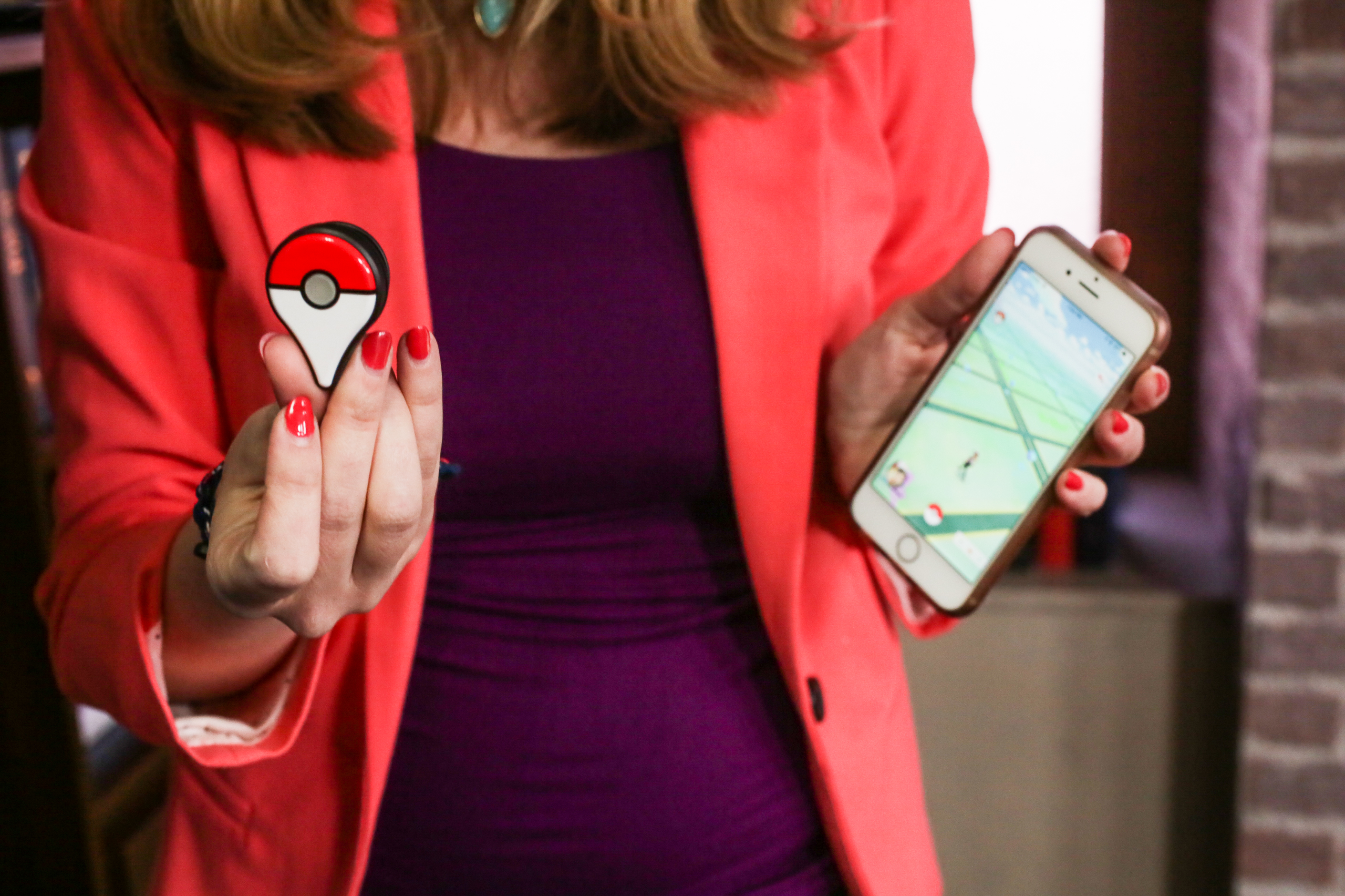 Pokemon Go Plus Review This Monster Catching Button Makes You Less Of A Pokemon Zombie Cnet