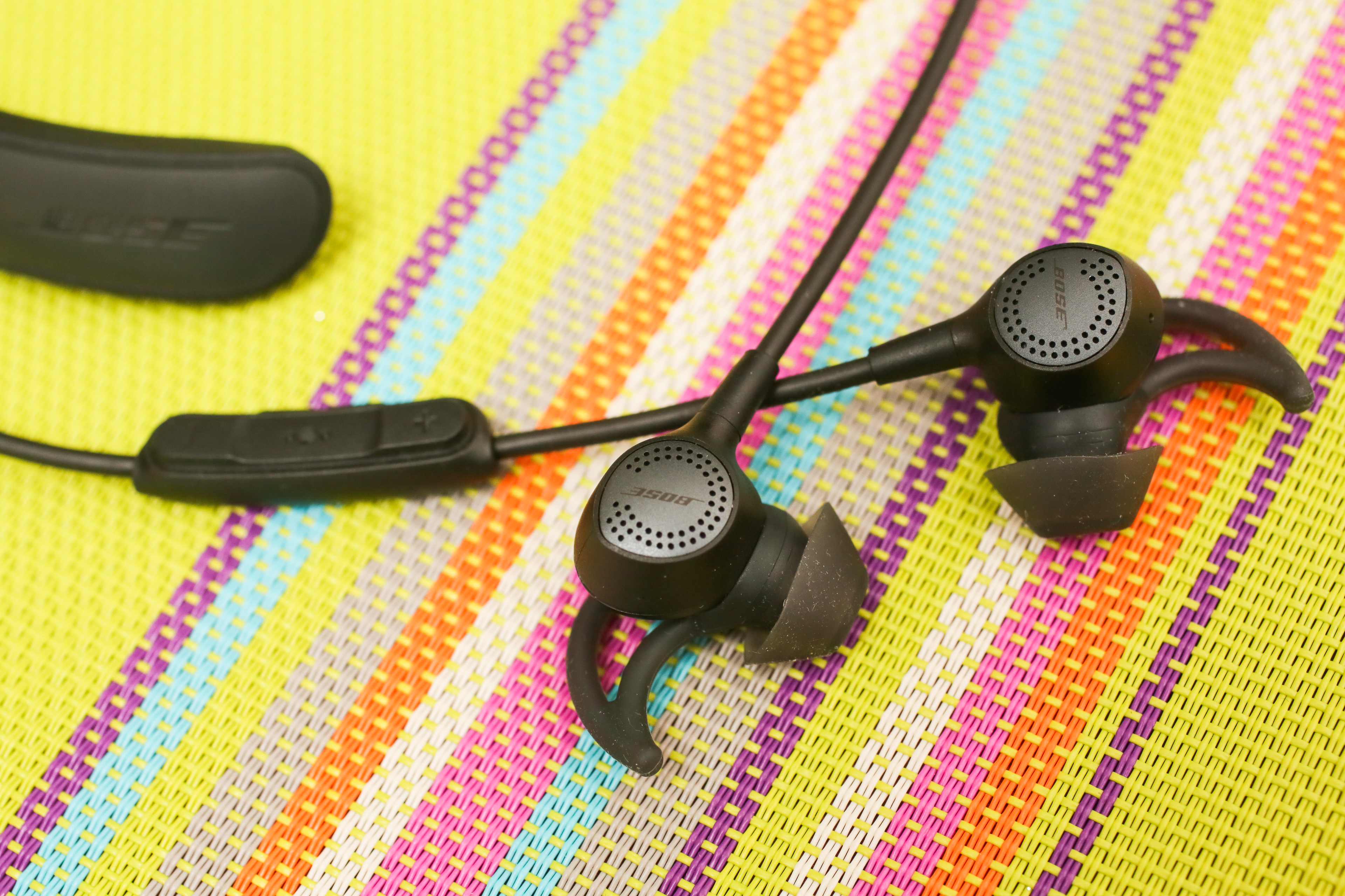オーディオ機器 ヘッドフォン Bose QuietControl 30 review: The ultimate neckband-style Bluetooth 