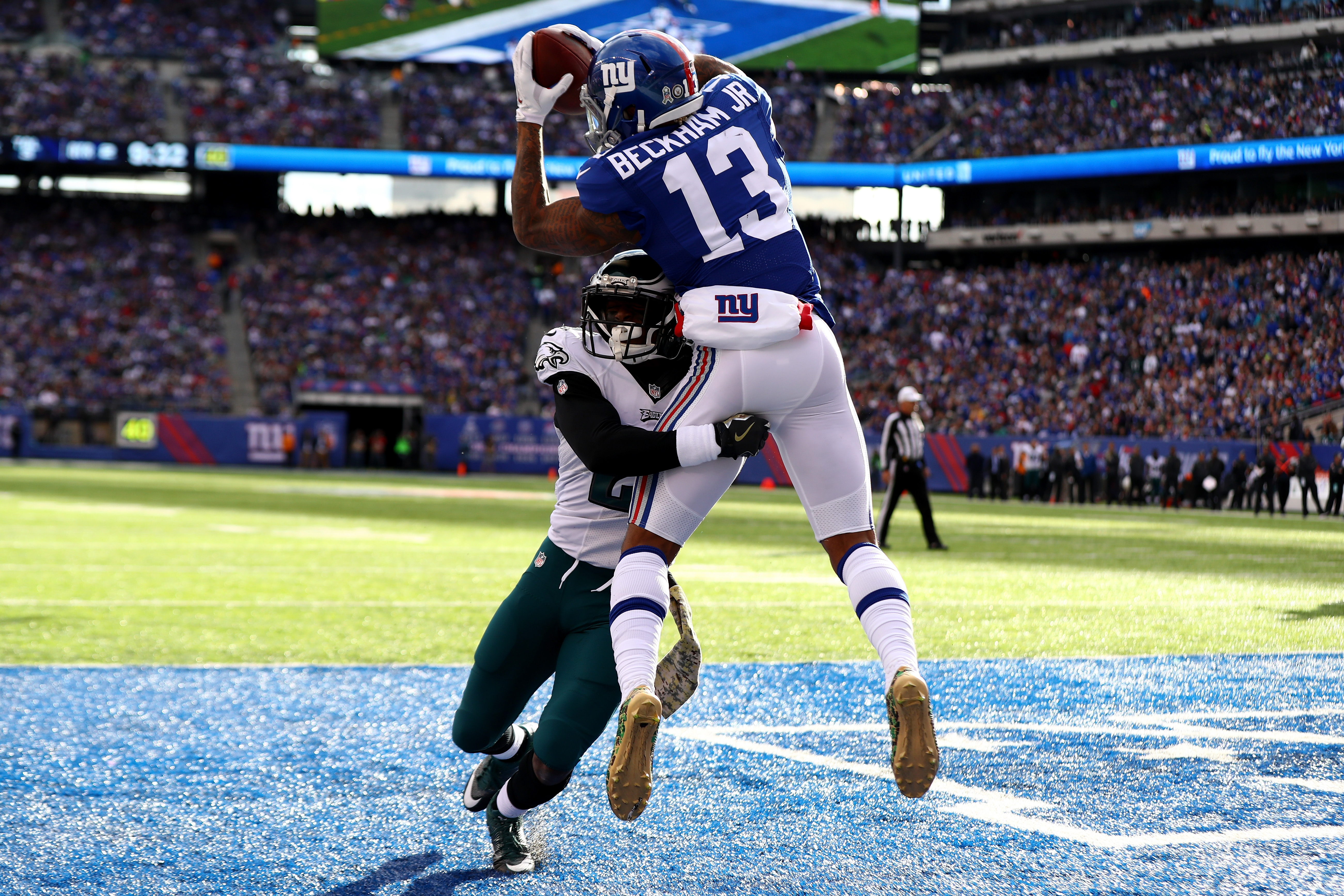 New York Giants' wide receiver Odell Beckham Jr. makes a touchdown catch.