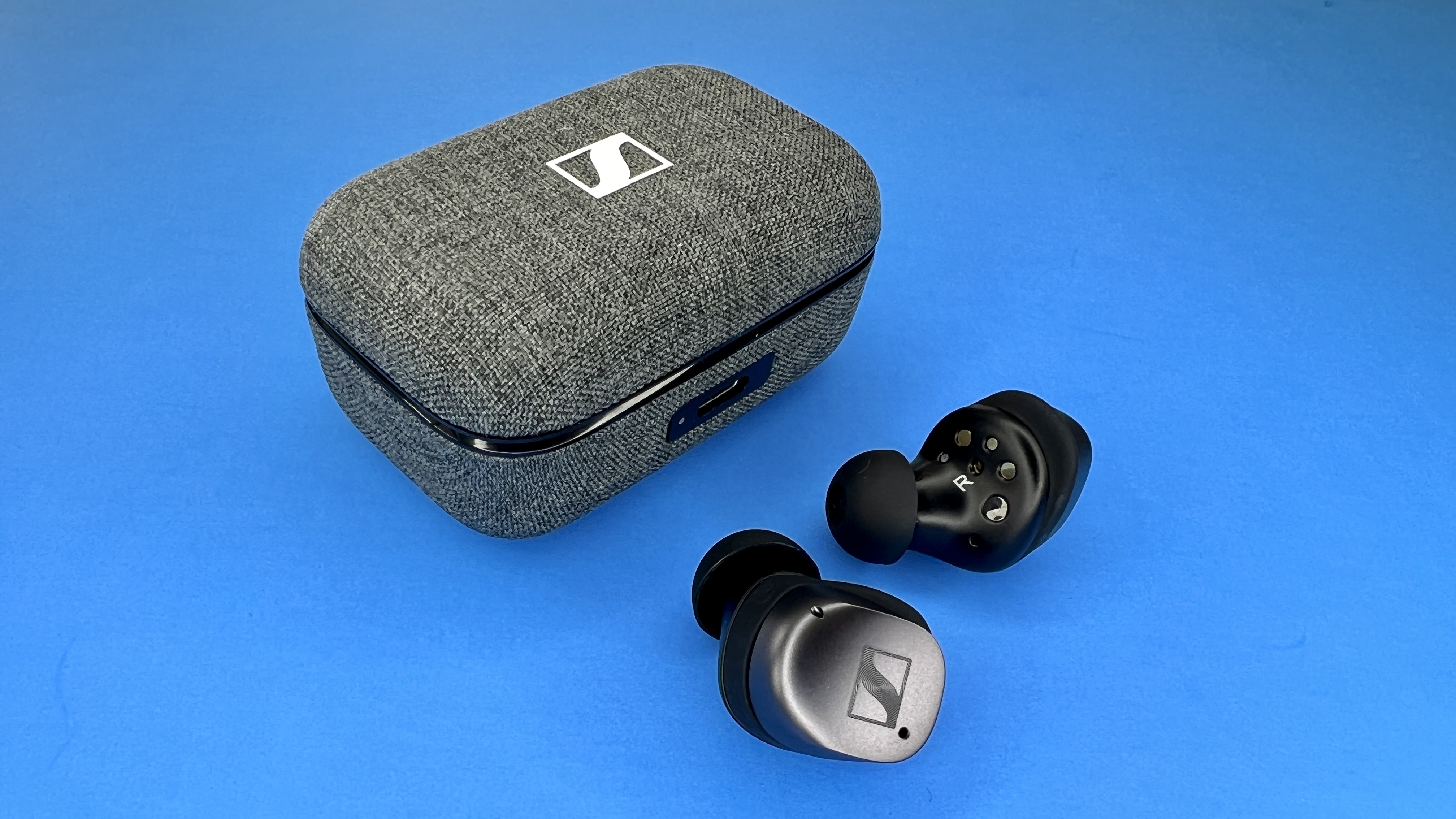 JBL LIVE FLEX True Wireless Bluetooth Headphones Active Noise Cancellation  Call Music Semi-In-Ear Type