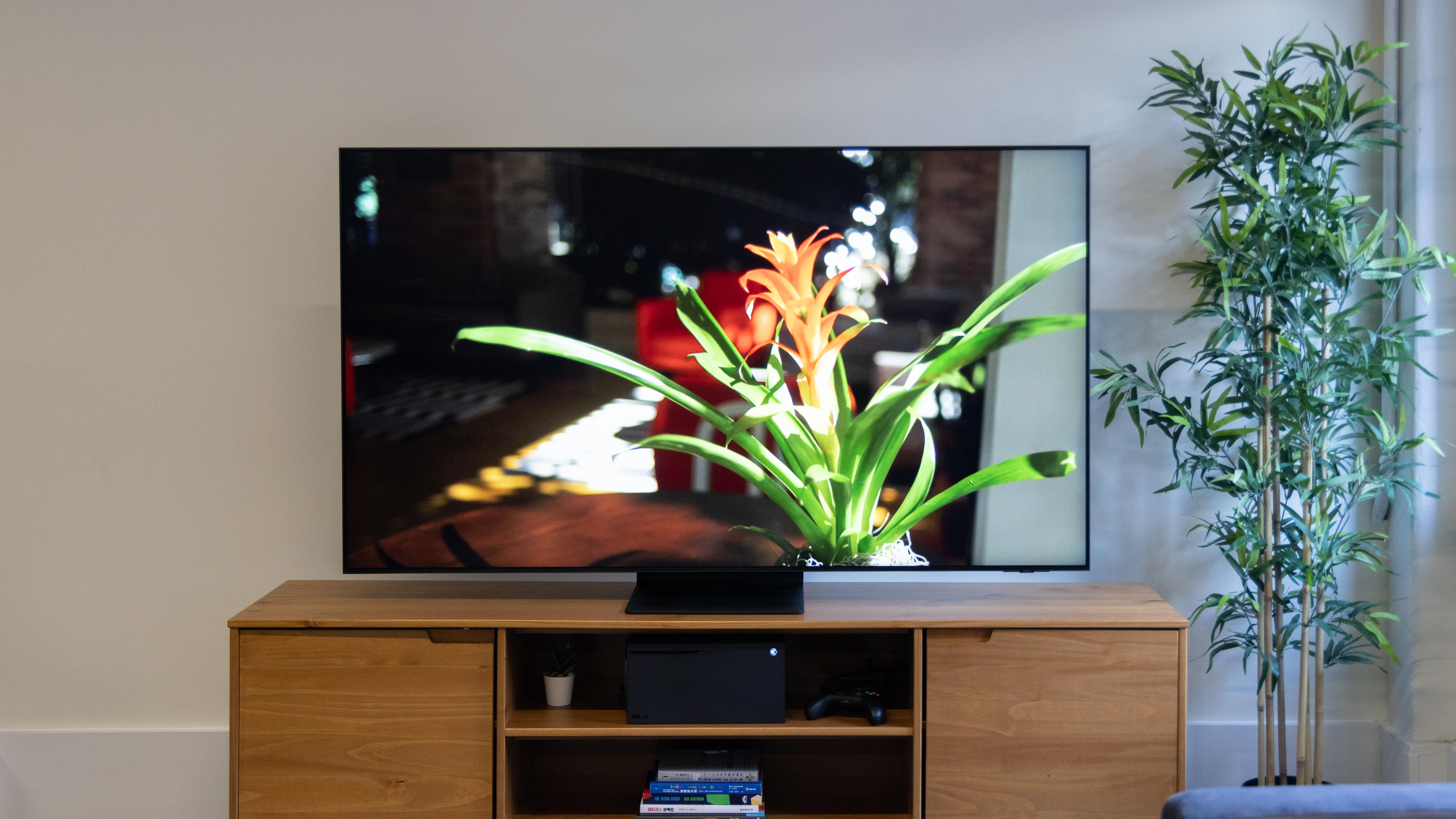 Philips PFL5907 series review: One of the better LED TV values - CNET