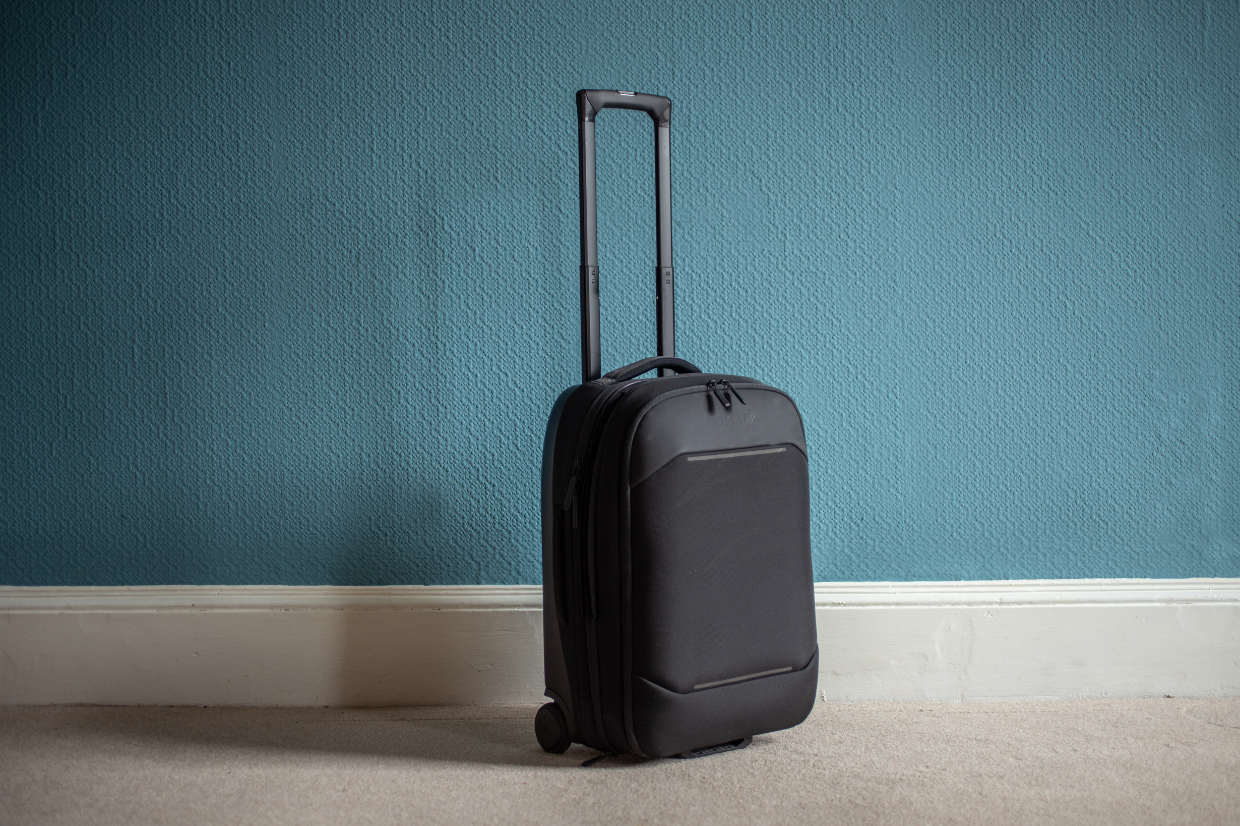 https://www.cnet.com/a/img/hub/2022/08/31/3376dbe8-e30d-4f8e-b042-e0582fb039d2/cnet-best-luggage-suitcase-carry-on-2.jpg