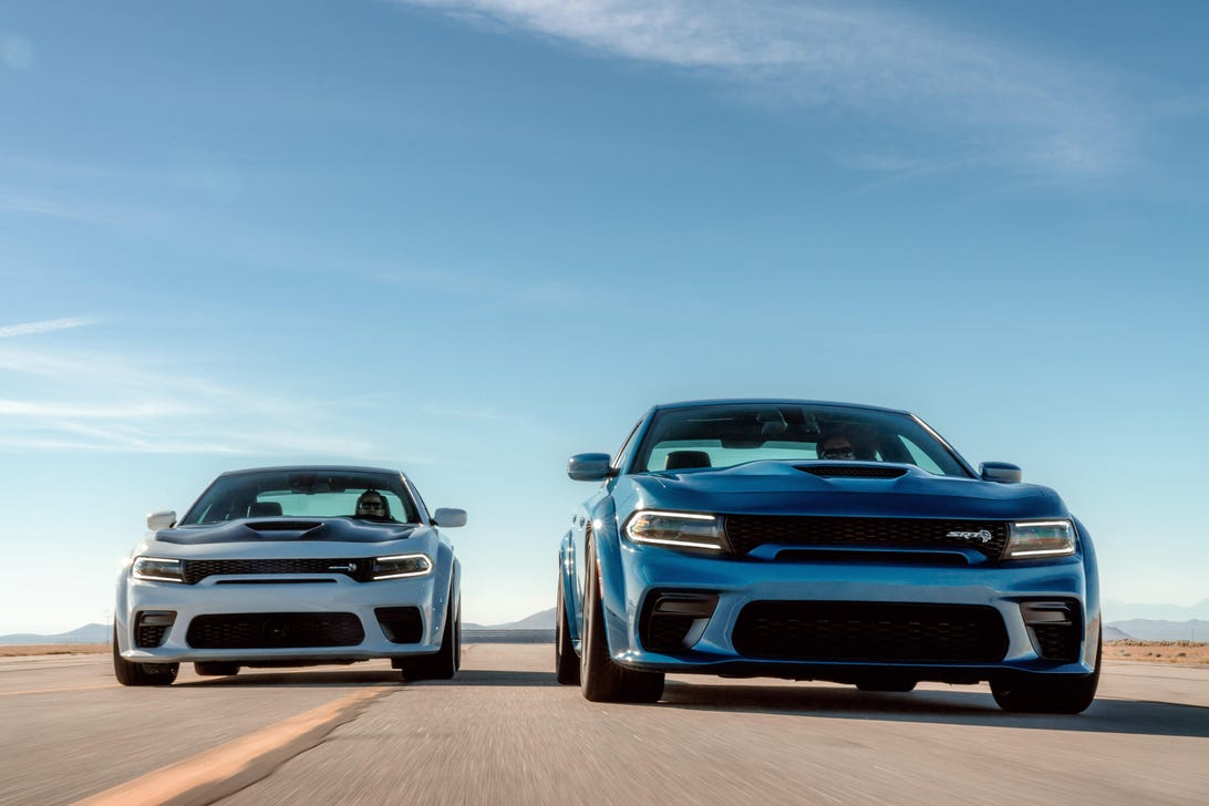 2020-dodge-charger-scat-pack-and-hellcat-widebody-3