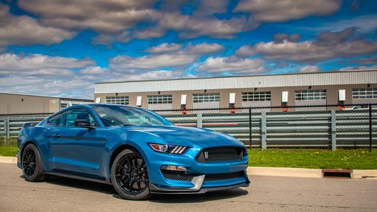 2019-ford-mustang-shelby-gt350-3