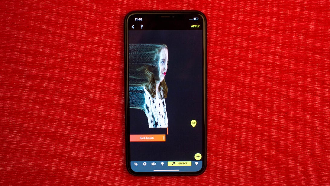 This iPhone XR, XS app lets you blur the background and foreground in portrait mode photos