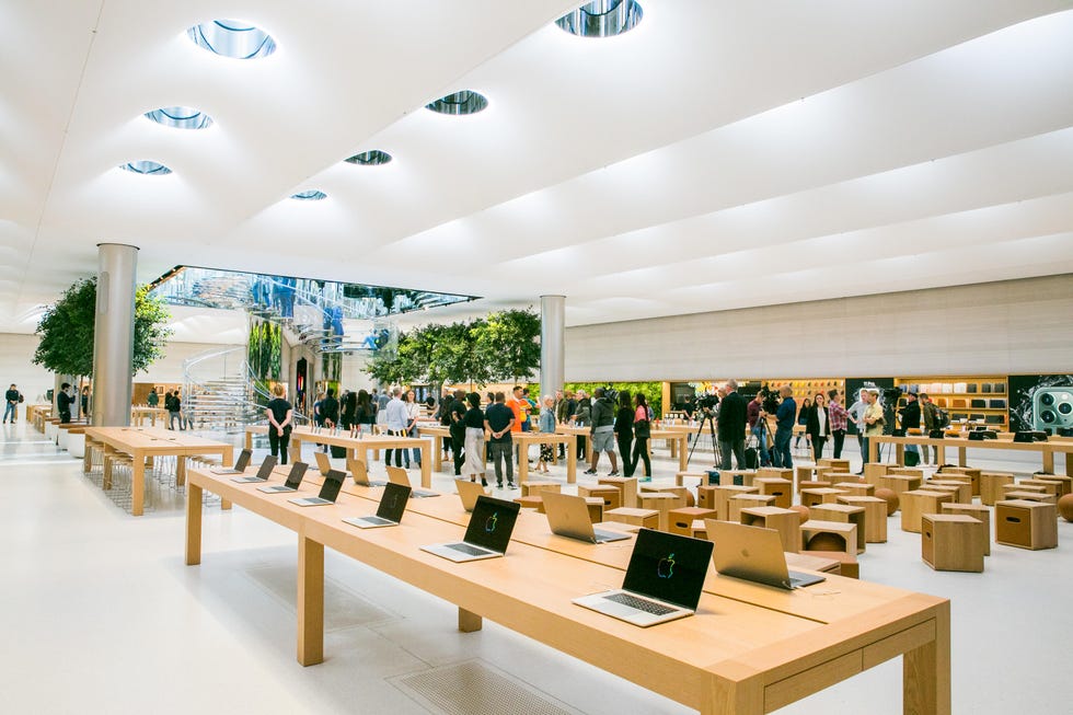 Apple Store Fifth Avenue reopening: We go inside 'The Cube' - CNET