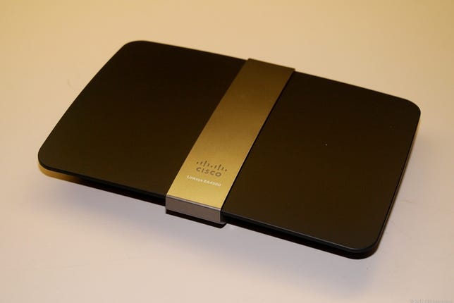 The new Linksys EA4500 router looks exactly the same as the Linksys E4200, but it's really a different beast.
