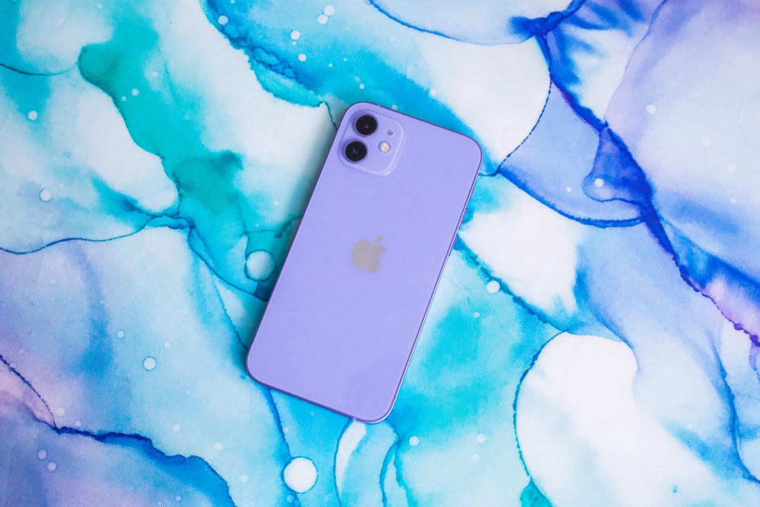 IPhone 12 violet