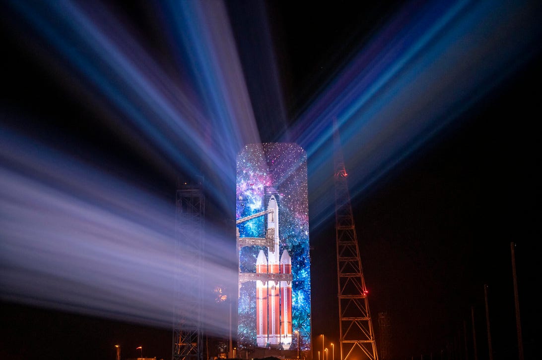 Delta IV Heavy rocket on launch pad