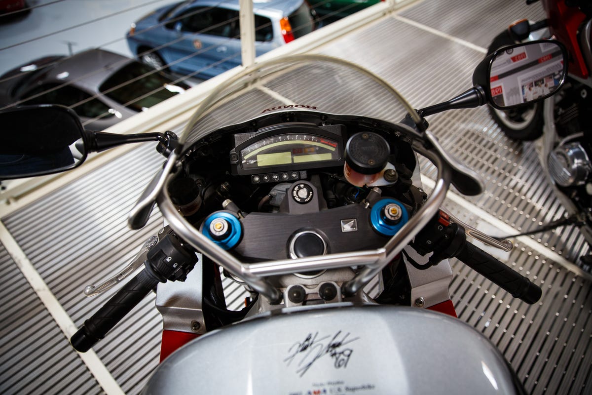 honda-rc-51-motorcycle-9731-001.jpg