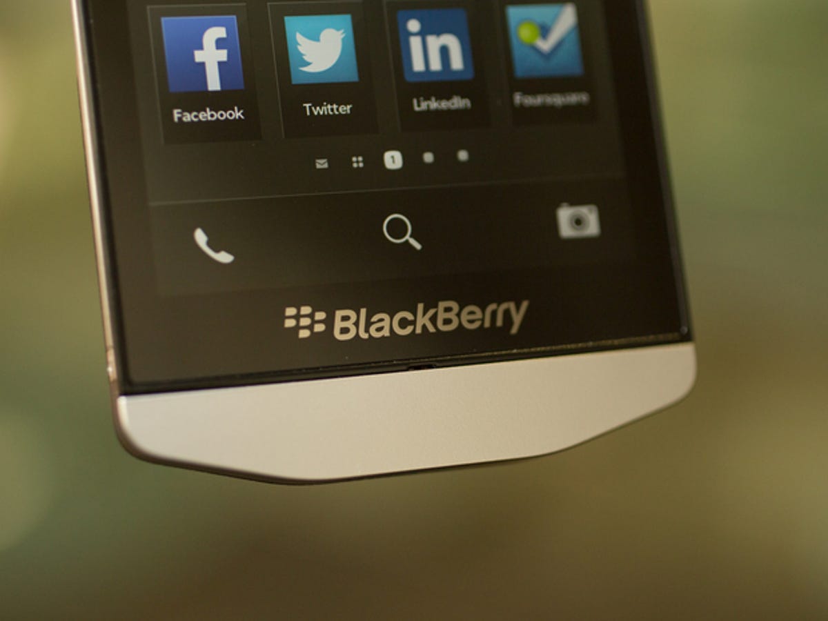blackberry-porsche-p9982-5.jpg