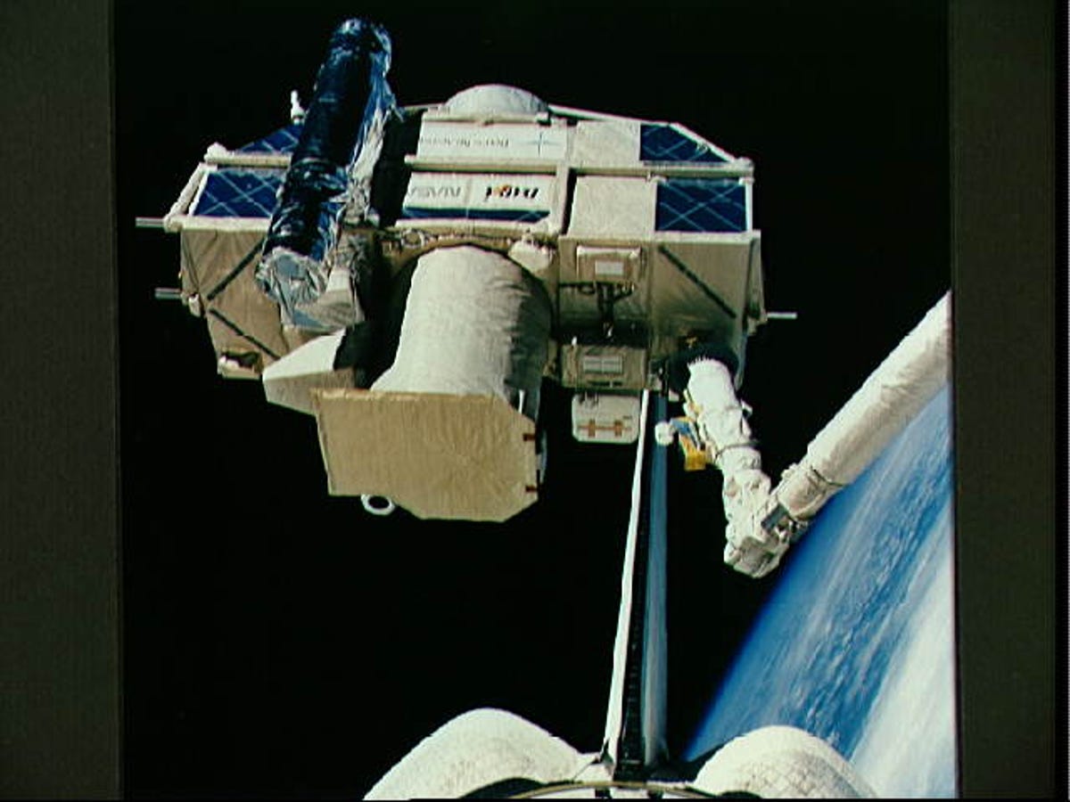 STS051-92-052.jpg