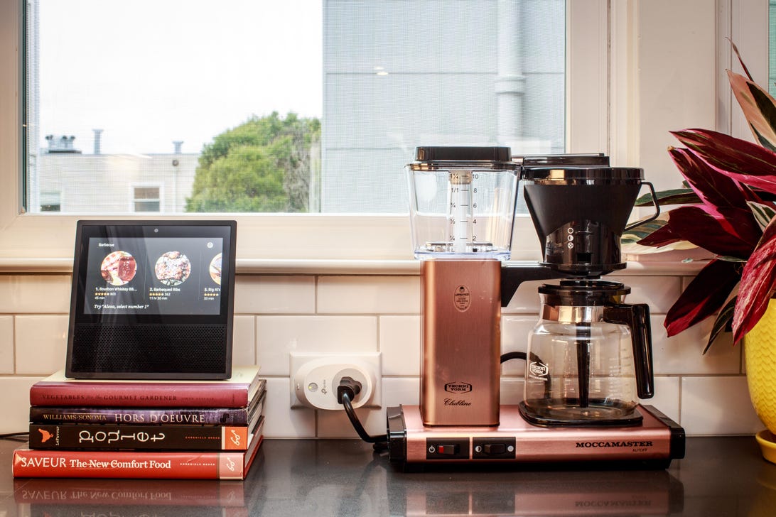 cnet-smart-home-kitchen-coffee-maker-smart-switch-amazon-echo-show-5687