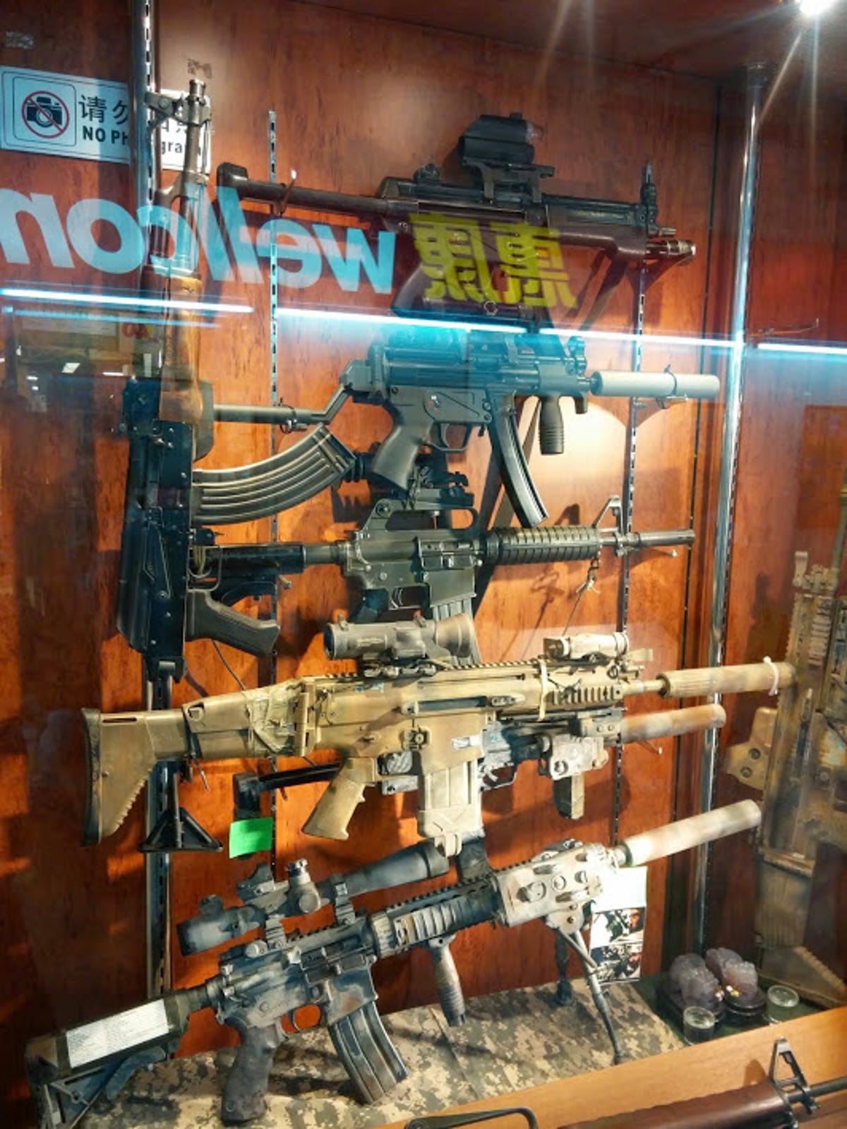 Incredibly detailed gun replicas for the serious enthusiast at Kwong Wa Street