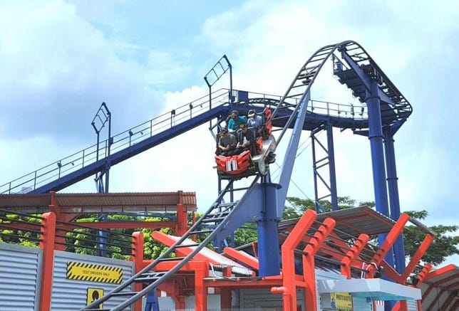 great-lego-race-roller-coaster-legoland-msia-cropped