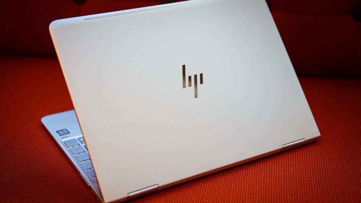 HP Spectre x360 (late 2016) review: HP's best hybrid hangs onto its last  USB port - CNET