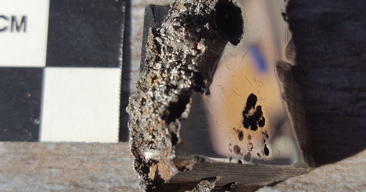 Massive Meteorite Hid Two Minerals Never Before Seen on Earth - CNET