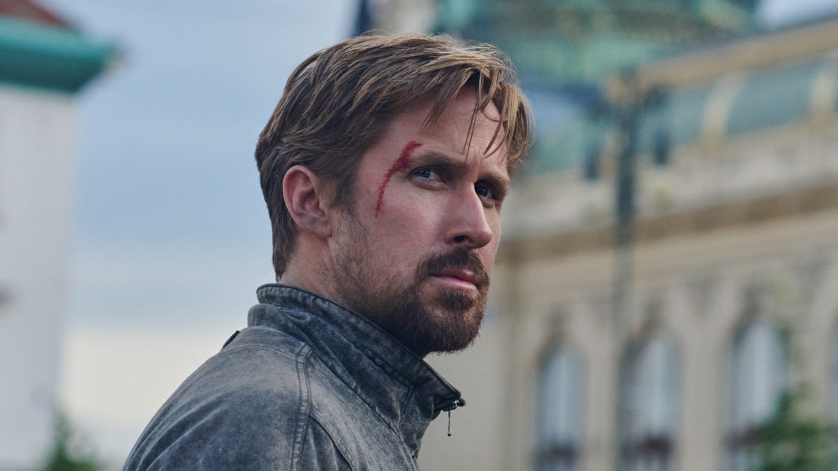 Ryan Gosling brooding with a bleeding head in The Gray Man