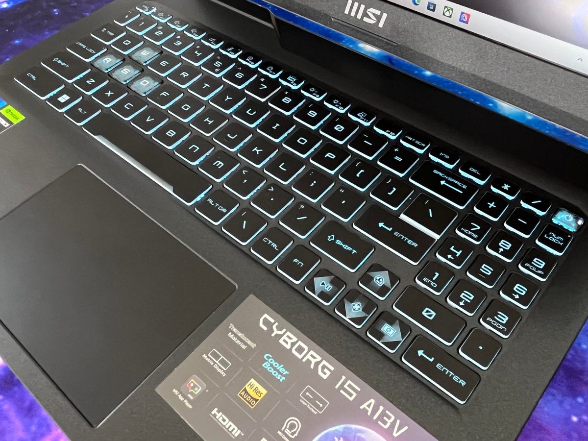 MSI Cyborg 15 icy blue keyboard