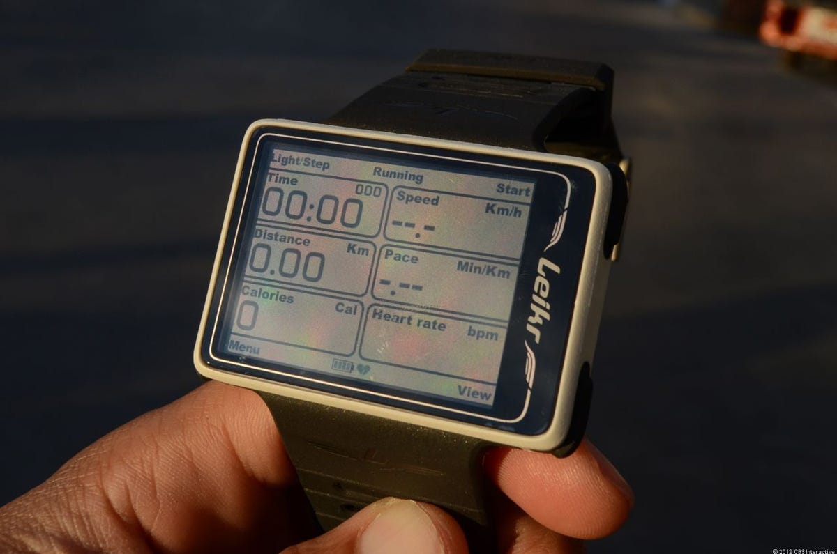 fortov Brutal Bedrag Leikr's big-screen GPS watch is targeted at triathletes (pictures) - CNET