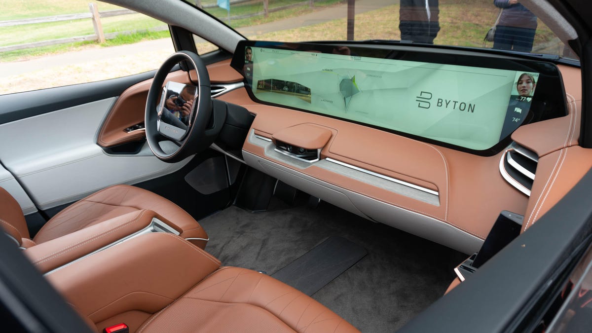 Byton M-byte interior