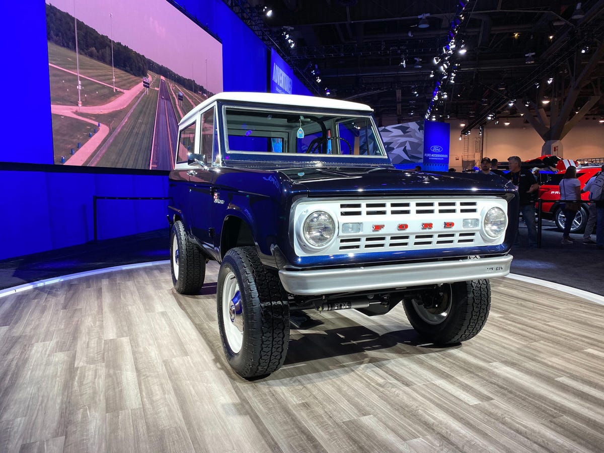 1968 Ford Bronco with GT500 engine