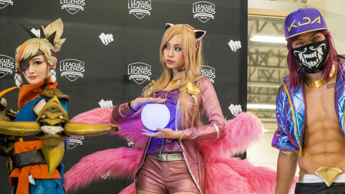 League of Legends cosplayers
