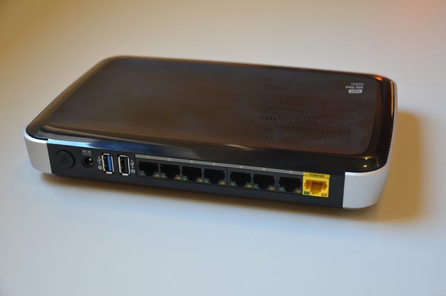 The WD My Net N900 HD is the first home wireless router to offer 7 Gigabit LAN ports and 2 USB ports.