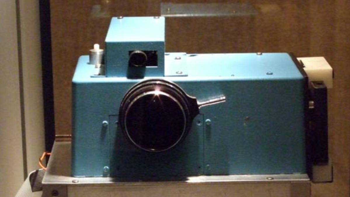 History of digital cameras: From '70s prototypes to iPhone and Galaxy's  everyday wonders - CNET