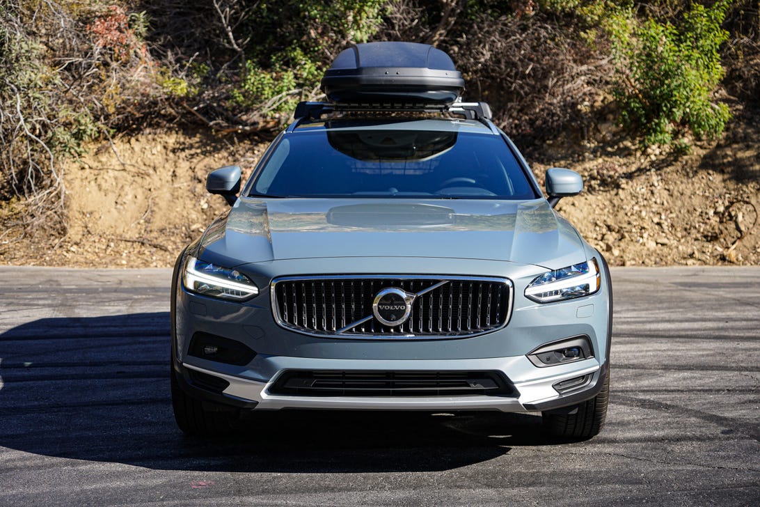 21 Volvo V90 Cross Country Better Than An Suv Roadshow