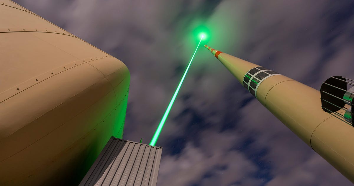 Des scientifiques détournent les coups de foudre à l’aide d’un puissant laser de la taille d’une voiture