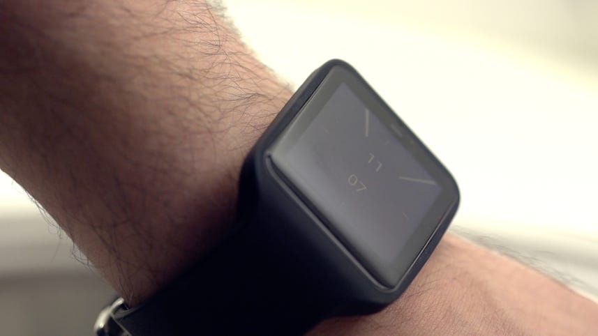Sony SmartWatch 3 has built-in GPS but its poor display doesn't impress