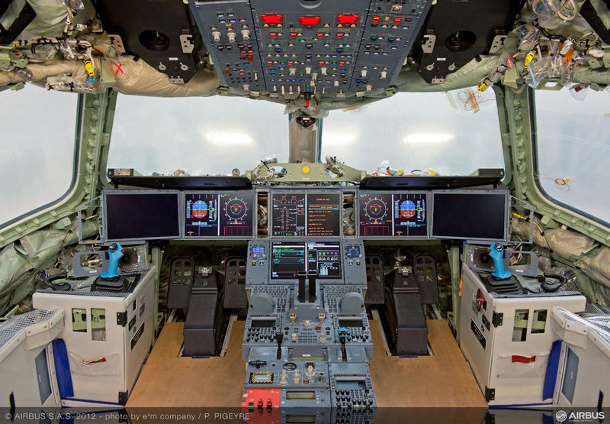 A350_XWB_MSN1_flight-deck.jpg