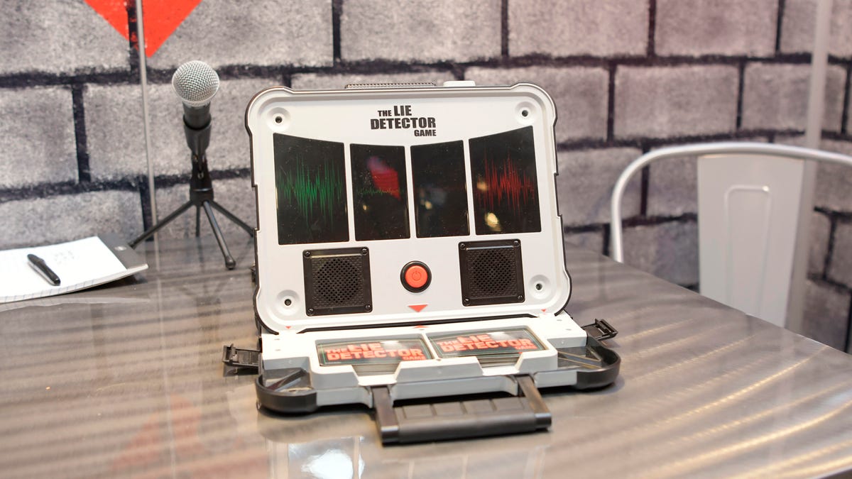 lie-detector-game-ny-toy-fair-2019-hasbro-0031