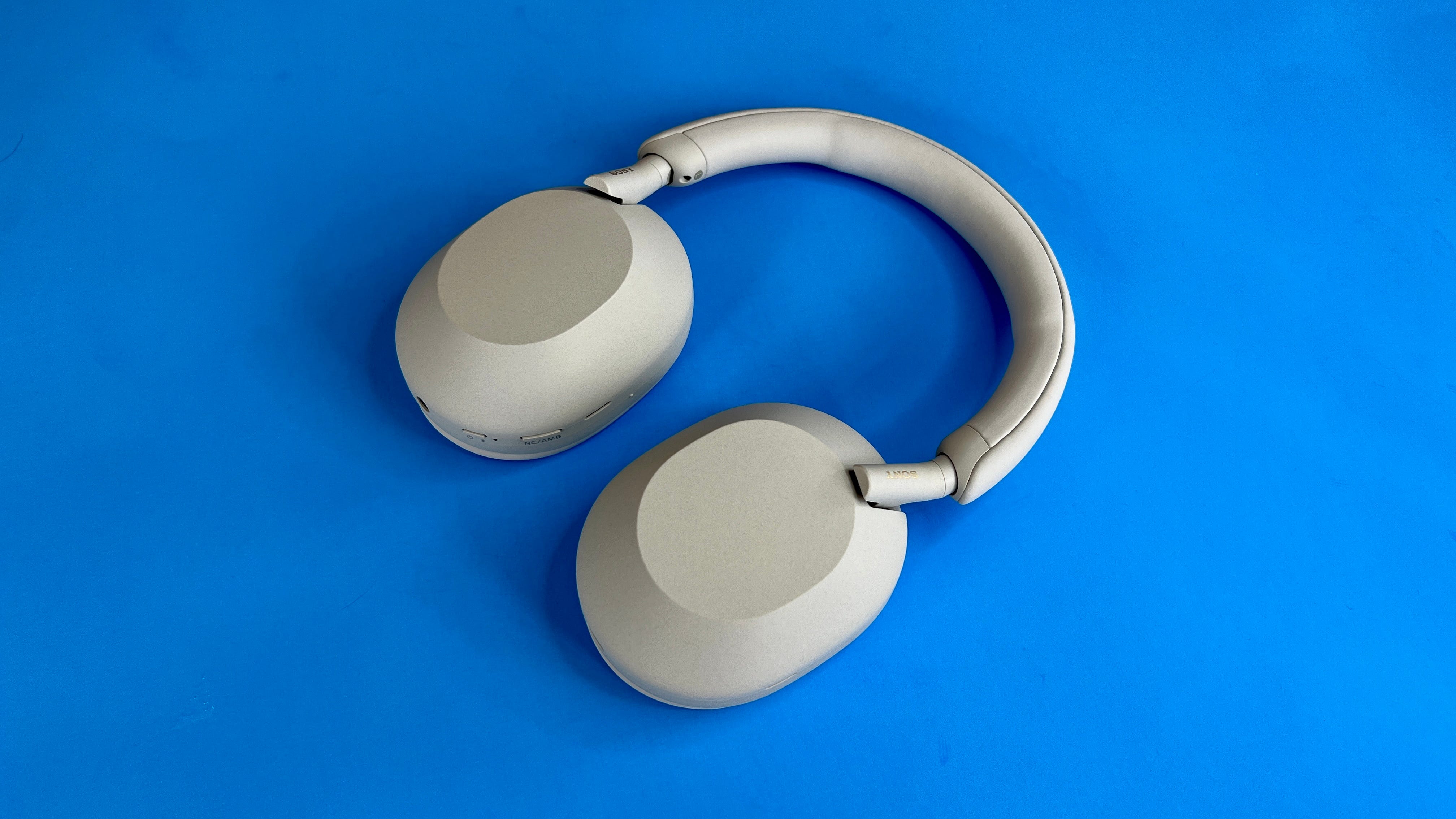 how i clean my sony xm5 headphones, Gallery posted by 28._.09