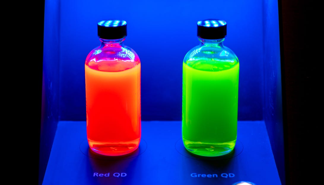 Red and green quantum dots