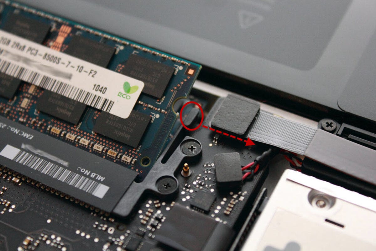 MacBook Pro memory slot levers