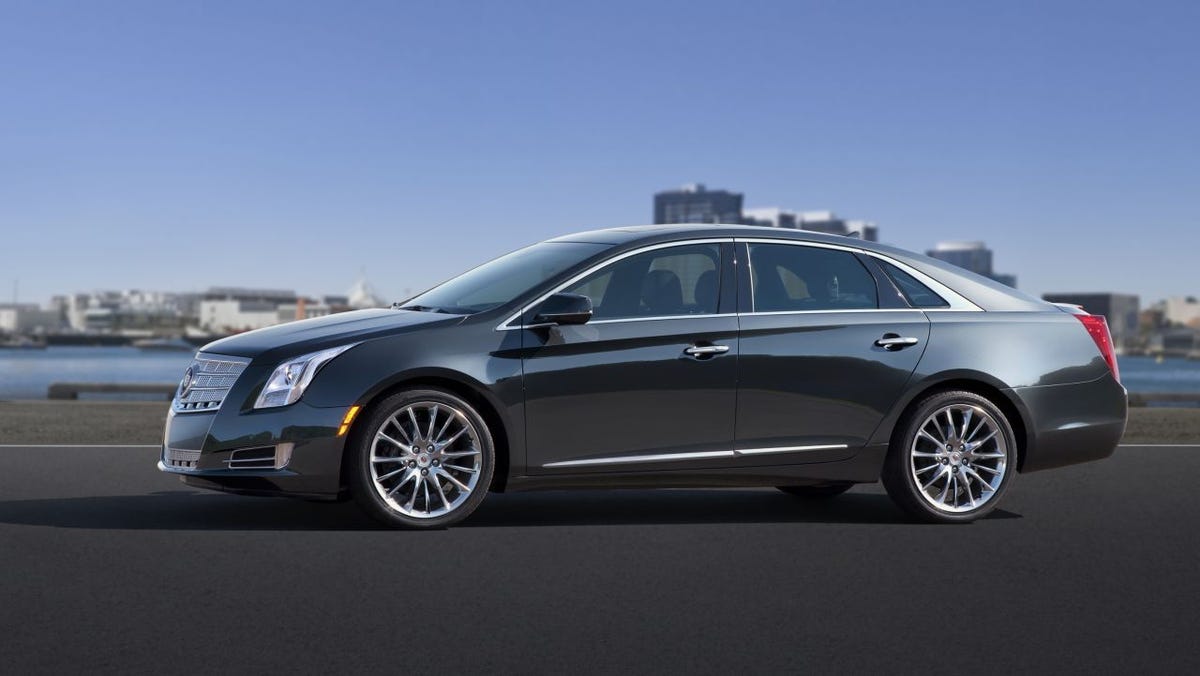 2013-Cadillac-XTS-001.jpg