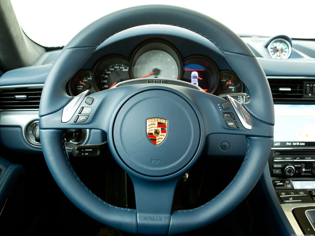 Porsche 911 steering wheel