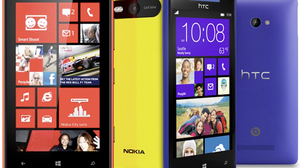 Nokia Lumia 820 (L), Windows Phone 8X (R)