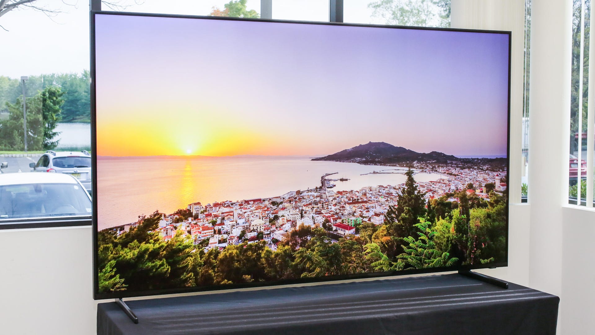 Телевизоры обзор цены. Телевизор самсунг 8к. Телевизор самсунг QLED 8к. Samsung 100 дюймов 8k.