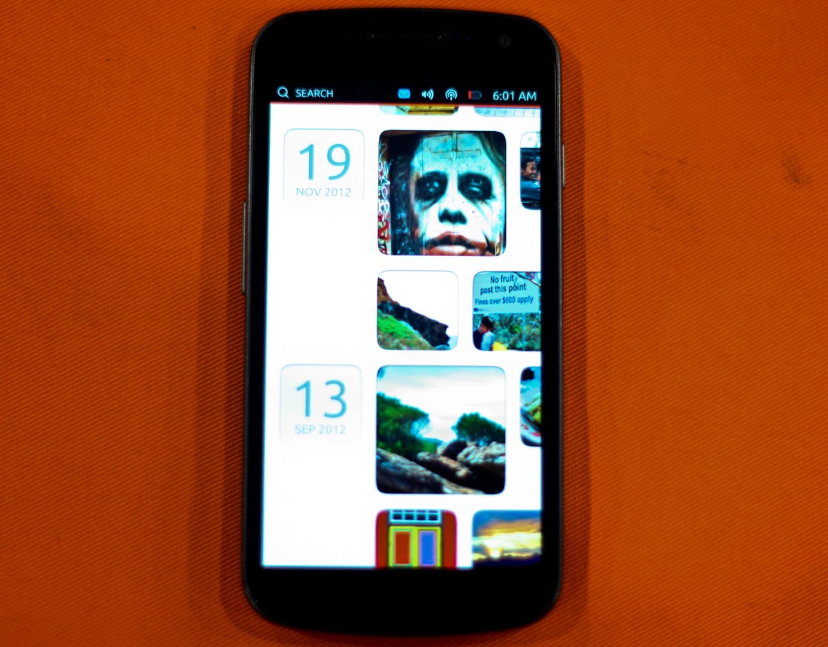 2013_CES_Ubuntu_Phone_4_Photos.jpg
