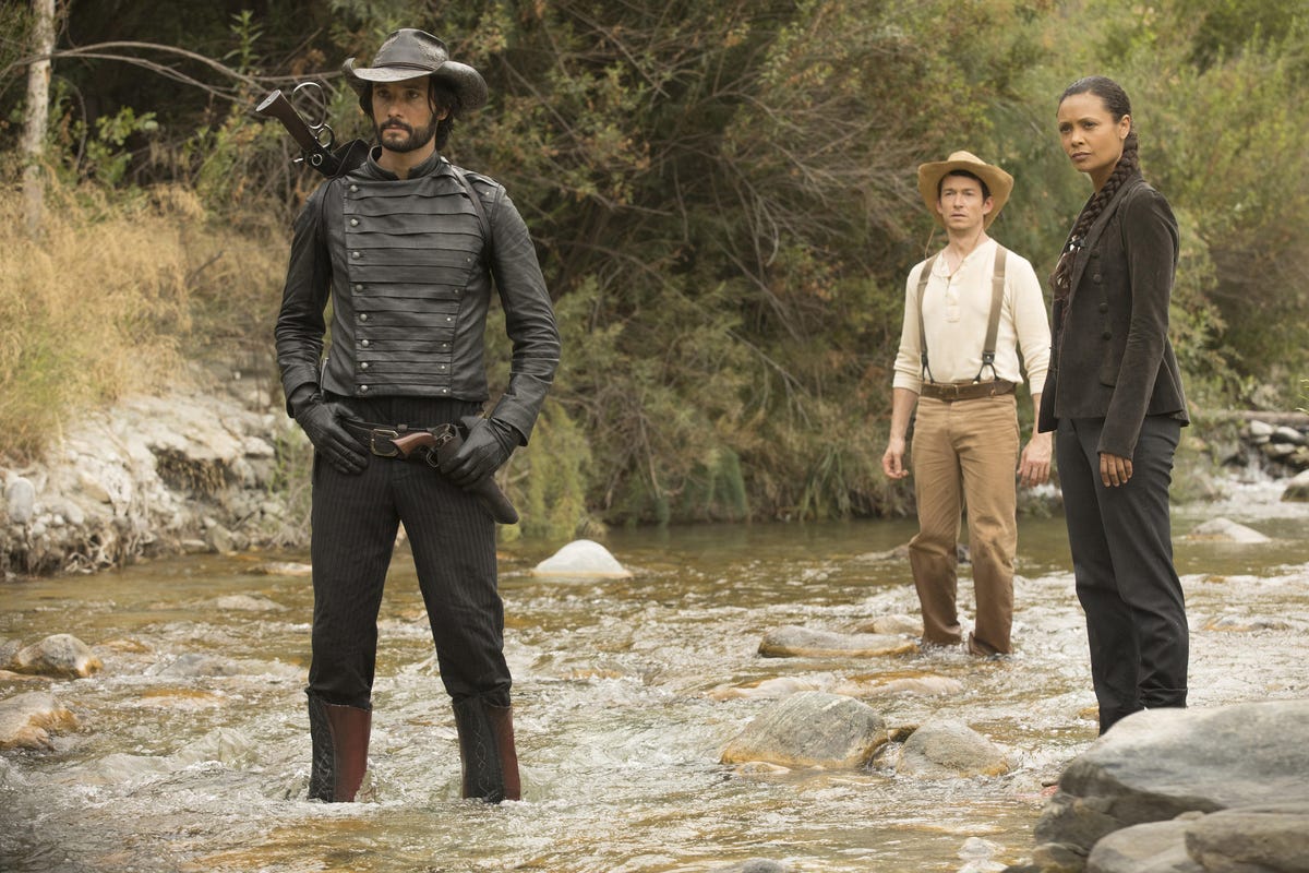 westworld-s2e3-hector-lee-maeve