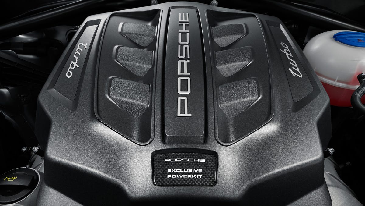 2017 Porsche Macan Turbo Performance Pack
