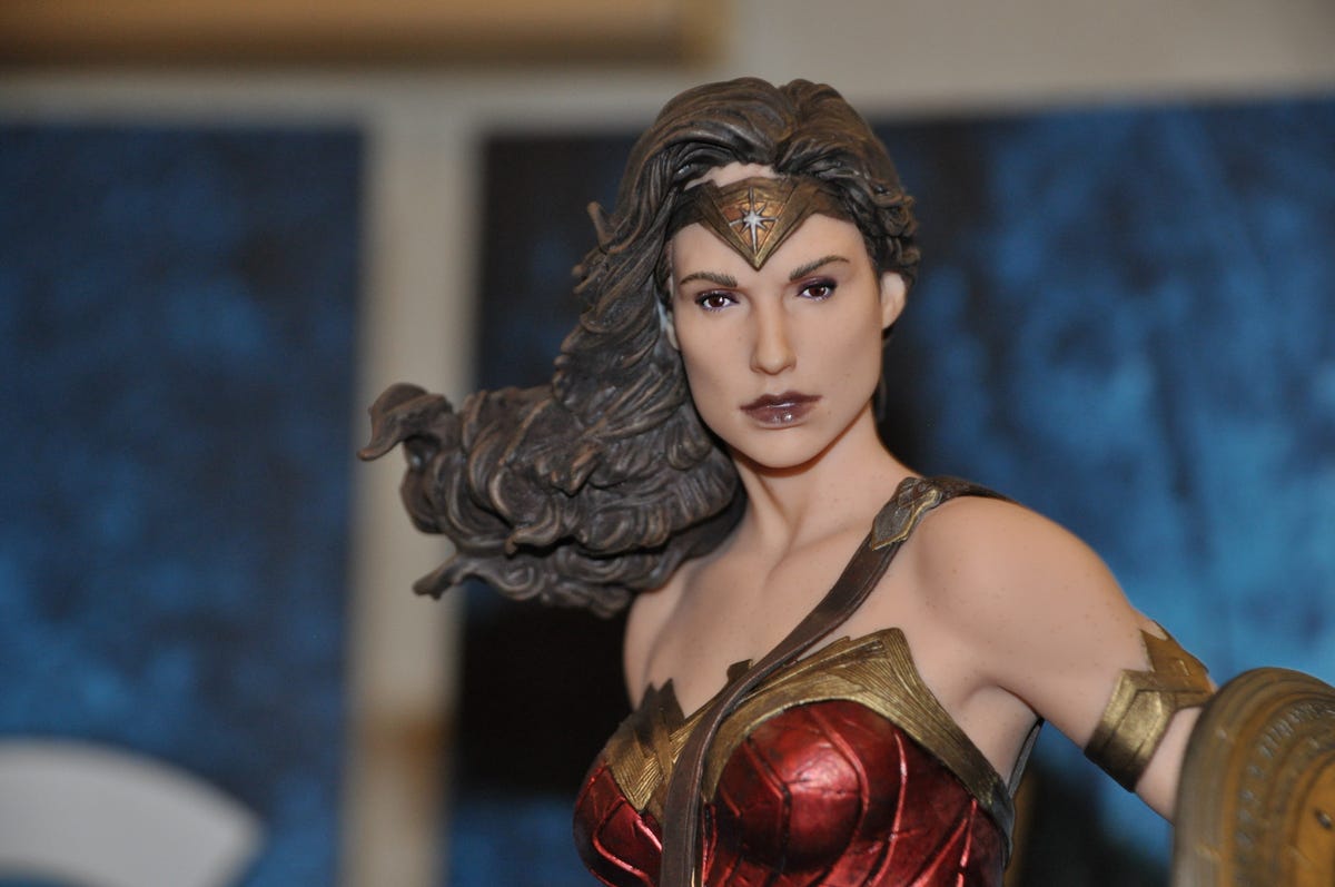 dc-collectibles-sdcc-20160385.jpg