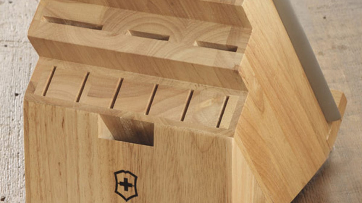 A swivel base and built-in shelf allows the Victorinox 18-Slot Knife Block to serve a dual purpose.